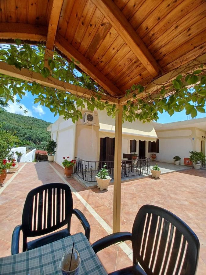 Ferienwohnung Tsanis Parga Exterior foto