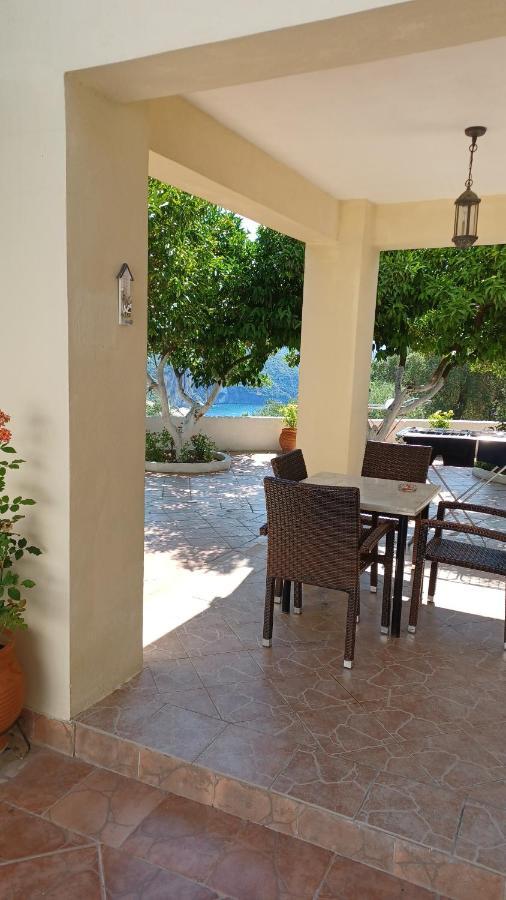 Ferienwohnung Tsanis Parga Exterior foto